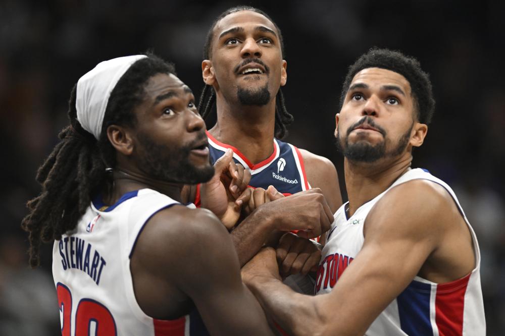 他不仅在场 他不仅在场